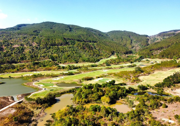 Lâm Đồng xử lý trách nhiệm vụ mất 37,5 ha rừng tại sân golf- Ảnh 1. Lâm Đồng xử lý trách nhiệm vụ mất 37,5 ha rừng tại sân golf- Ảnh 1.