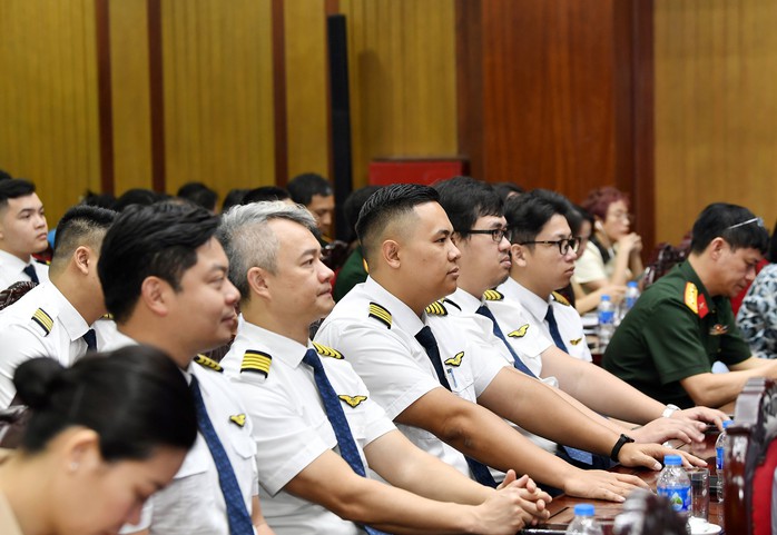 Nguyên phi công Đoàn bay 919 kể về giây phút sinh tử giữa không trung- Ảnh 12. Nguyên phi công Đoàn bay 919 kể về giây phút sinh tử giữa không trung- Ảnh 12.