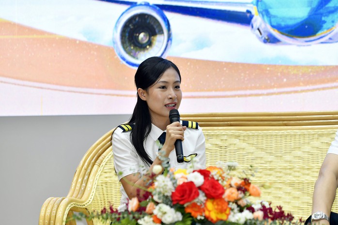 Nguyên phi công Đoàn bay 919 kể về giây phút sinh tử giữa không trung- Ảnh 11. Nguyên phi công Đoàn bay 919 kể về giây phút sinh tử giữa không trung- Ảnh 11.