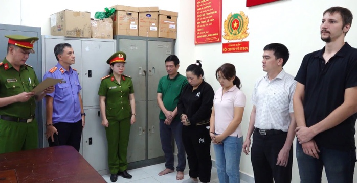 Phá đường dây cho vay nặng lãi có người nước ngoài tham gia- Ảnh 2. Phá đường dây cho vay nặng lãi có người nước ngoài tham gia- Ảnh 2.