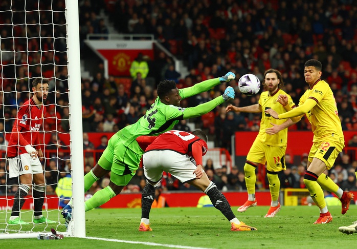 Ngược dòng hạ đội chót bảng, Man United trở lại Top 6 Ngoại hạng- Ảnh 1. Ngược dòng hạ đội chót bảng, Man United trở lại Top 6 Ngoại hạng- Ảnh 1.