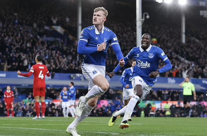 Trắng tay trận derby, Liverpool hụt hơi ở cuộc đua vô địch Anh- Ảnh 3. Trắng tay trận derby, Liverpool hụt hơi ở cuộc đua vô địch Anh- Ảnh 3.