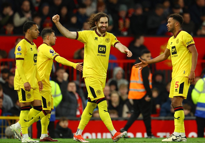 Ngược dòng hạ đội chót bảng, Man United trở lại Top 6 Ngoại hạng- Ảnh 5. Ngược dòng hạ đội chót bảng, Man United trở lại Top 6 Ngoại hạng- Ảnh 5.