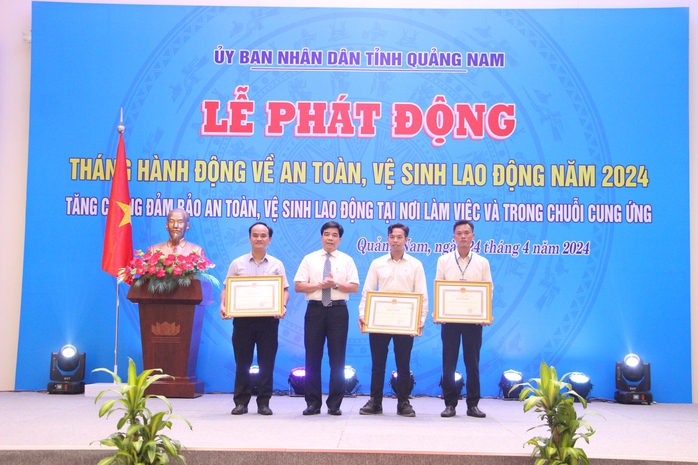 Quảng Nam phát động Tháng hành động về an toàn, vệ sinh lao động- Ảnh 3. Quảng Nam phát động Tháng hành động về an toàn, vệ sinh lao động- Ảnh 3.