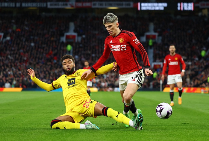 Ngược dòng hạ đội chót bảng, Man United trở lại Top 6 Ngoại hạng- Ảnh 2. Ngược dòng hạ đội chót bảng, Man United trở lại Top 6 Ngoại hạng- Ảnh 2.