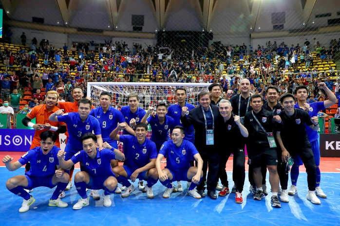 Futsal Thái Lan được Madam Pang thưởng lớn cho vé dự World Cup- Ảnh 1. Futsal Thái Lan được Madam Pang thưởng lớn cho vé dự World Cup- Ảnh 1.