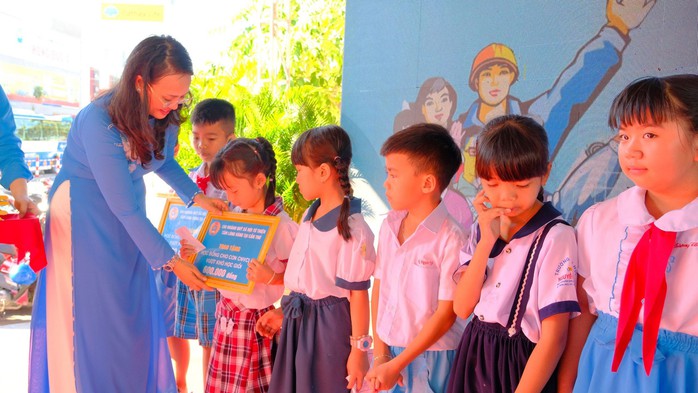 Cần Thơ: Nhiều hoạt động ý nghĩa trong Tháng Công nhân- Ảnh 1. Cần Thơ: Nhiều hoạt động ý nghĩa trong Tháng Công nhân- Ảnh 1.