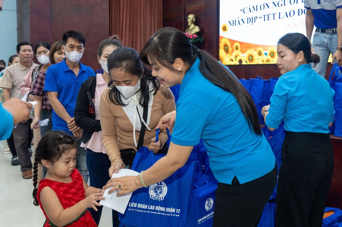 Tăng cường chăm lo, nâng cao phúc lợi cho đoàn viên- Ảnh 1. Tăng cường chăm lo, nâng cao phúc lợi cho đoàn viên- Ảnh 1.