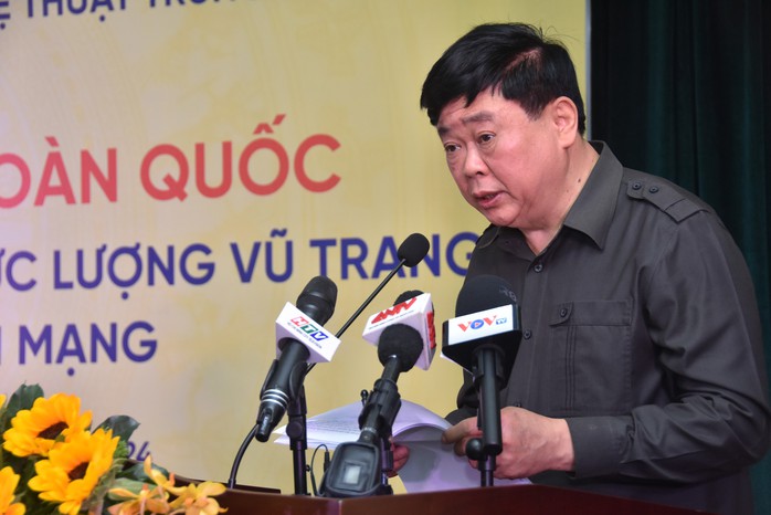Văn nghệ sĩ lực lượng vũ trang phải là hạt nhân của nền văn học Việt Nam- Ảnh 2. Văn nghệ sĩ lực lượng vũ trang phải là hạt nhân của nền văn học Việt Nam- Ảnh 2.