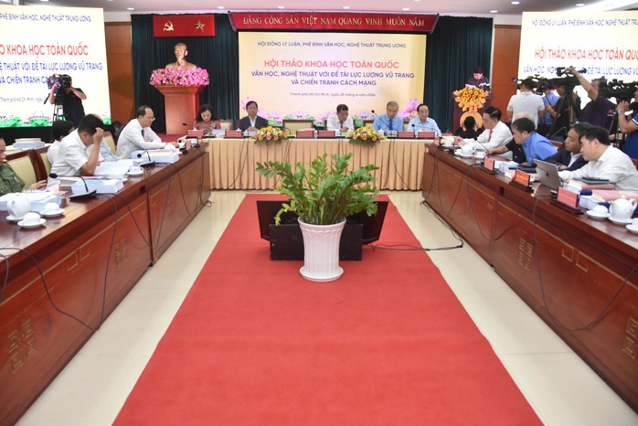 Văn nghệ sĩ lực lượng vũ trang phải là hạt nhân của nền văn học Việt Nam- Ảnh 1. Văn nghệ sĩ lực lượng vũ trang phải là hạt nhân của nền văn học Việt Nam- Ảnh 1.