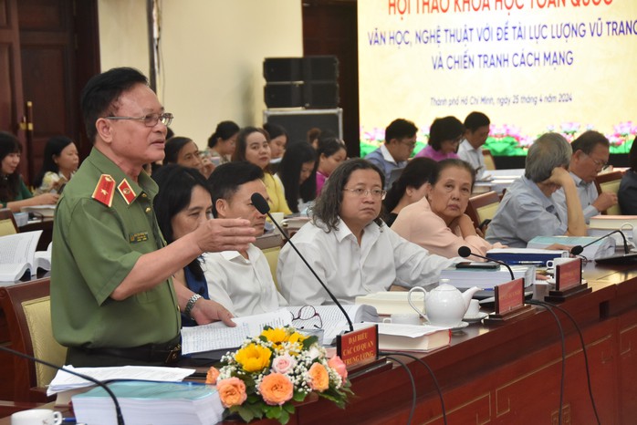 Văn nghệ sĩ lực lượng vũ trang phải là hạt nhân của nền văn học Việt Nam- Ảnh 6. Văn nghệ sĩ lực lượng vũ trang phải là hạt nhân của nền văn học Việt Nam- Ảnh 6.
