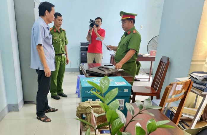 Thêm một Phó Chủ tịch UBND TP Long Xuyên bị bắt- Ảnh 1. Thêm một Phó Chủ tịch UBND TP Long Xuyên bị bắt- Ảnh 1.