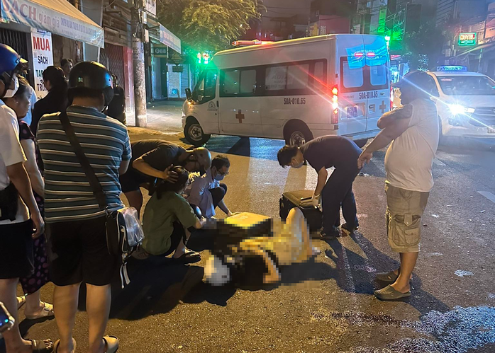 Công an quận Bình Thạnh tìm người rời khỏi hiện trường sau tai nạn- Ảnh 1. Công an quận Bình Thạnh tìm người rời khỏi hiện trường sau tai nạn- Ảnh 1.
