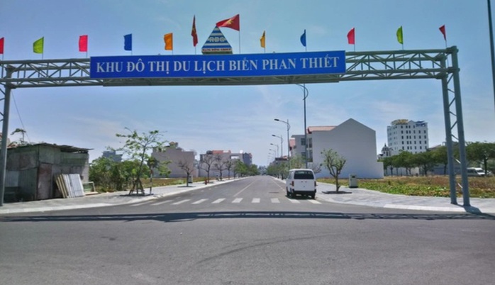 Cơ quan CSĐT Bộ Công an có mặt tại nhà riêng cựu Chủ tịch tỉnh Bình Thuận- Ảnh 5. Cơ quan CSĐT Bộ Công an có mặt tại nhà riêng cựu Chủ tịch tỉnh Bình Thuận- Ảnh 5.