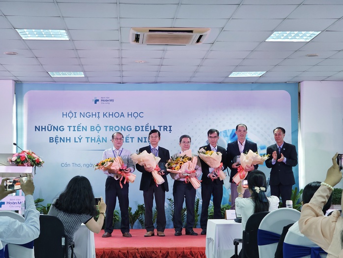 Một hội nghị quan trọng diễn ra tại Bệnh viện Hoàn Mỹ Cửu Long- Ảnh 3. Một hội nghị quan trọng diễn ra tại Bệnh viện Hoàn Mỹ Cửu Long- Ảnh 3.