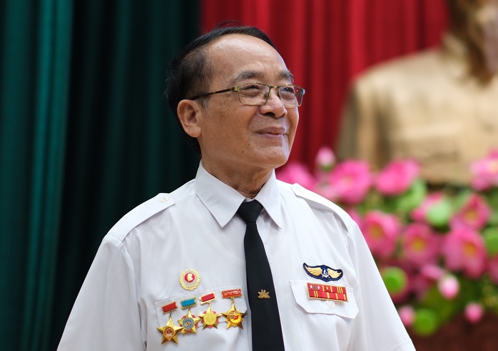 Chuyện chưa kể: Khi phi công "vừa là tiếp viên, vừa lái máy bay"- Ảnh 1. Chuyện chưa kể: Khi phi công "vừa là tiếp viên, vừa lái máy bay"- Ảnh 1.