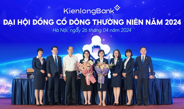 Nhiều ngân hàng lại biến động “ghế nóng”- Ảnh 1. Nhiều ngân hàng lại biến động “ghế nóng”- Ảnh 1.