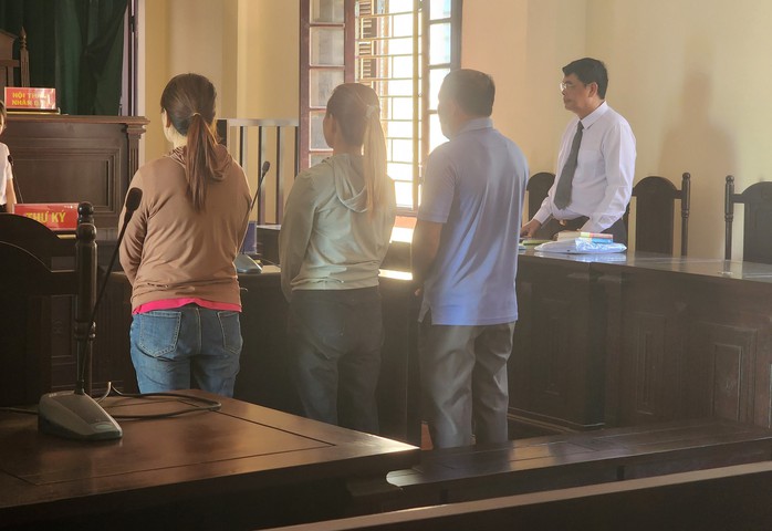 Đưa tiền chạy án cho đối tượng lừa đảo, 5 người bị buộc tội đưa hối lộ- Ảnh 1. Đưa tiền chạy án cho đối tượng lừa đảo, 5 người bị buộc tội đưa hối lộ- Ảnh 1.
