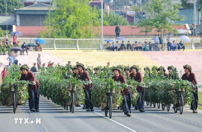 Bộ Quốc phòng hợp luyện lực lượng diễu binh, diễu hành tại Điện Biên Phủ- Ảnh 5. Bộ Quốc phòng hợp luyện lực lượng diễu binh, diễu hành tại Điện Biên Phủ- Ảnh 5.