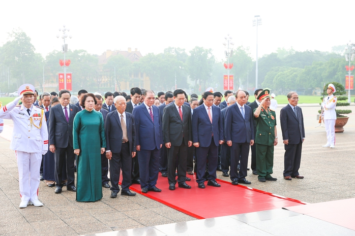 Lãnh đạo Đảng, Nhà nước vào Lăng viếng Chủ tịch Hồ Chí Minh- Ảnh 3.