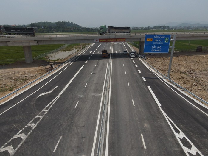 Cách di chuyển trên cao tốc Bắc - Nam đoạn qua Nghệ An dịp lễ 30-4 và 1-5- Ảnh 1. Cách di chuyển trên cao tốc Bắc - Nam đoạn qua Nghệ An dịp lễ 30-4 và 1-5- Ảnh 1.