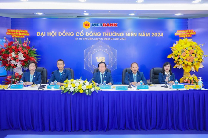 Nhiều ngân hàng lại biến động “ghế nóng”- Ảnh 2. Nhiều ngân hàng lại biến động “ghế nóng”- Ảnh 2.