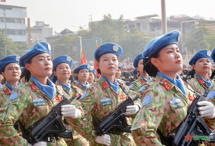 Bộ Quốc phòng hợp luyện lực lượng diễu binh, diễu hành tại Điện Biên Phủ- Ảnh 7. Bộ Quốc phòng hợp luyện lực lượng diễu binh, diễu hành tại Điện Biên Phủ- Ảnh 7.