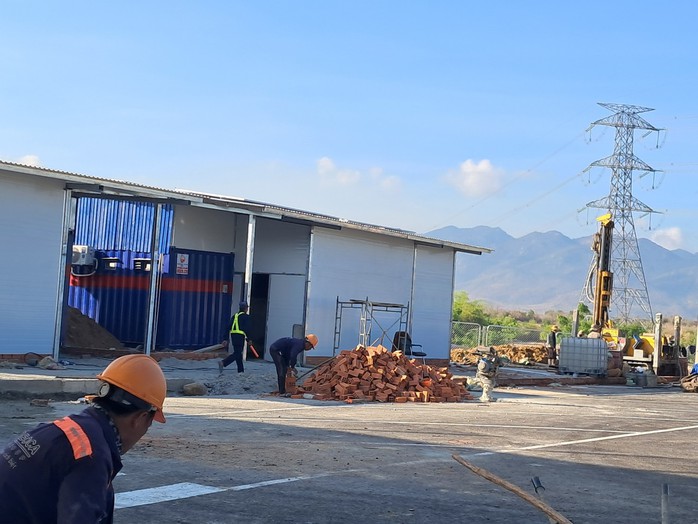 Hình ảnh cao tốc Cam Lâm - Vĩnh Hảo ngày đầu thông tuyến- Ảnh 4. Hình ảnh cao tốc Cam Lâm - Vĩnh Hảo ngày đầu thông tuyến- Ảnh 4.