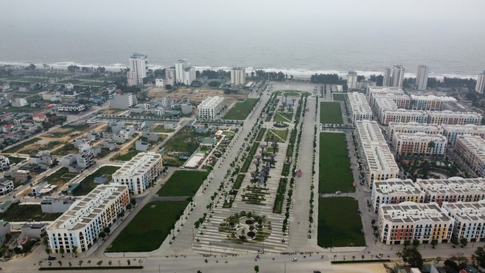 Xuất hiện công viên nước "khổng lồ" ở biển Sầm Sơn- Ảnh 1. Xuất hiện công viên nước "khổng lồ" ở biển Sầm Sơn- Ảnh 1.
