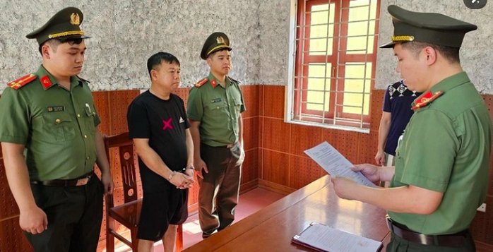 Bắt khẩn cấp đối tượng xưng là trợ lý Tổng Bí thư để lừa đảo- Ảnh 1.