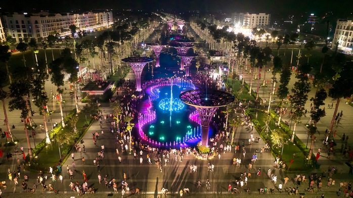 Cận cảnh "trận địa" pháo hoa chuẩn bị khai hỏa ở Sầm Sơn- Ảnh 15. Cận cảnh "trận địa" pháo hoa chuẩn bị khai hỏa ở Sầm Sơn- Ảnh 15.