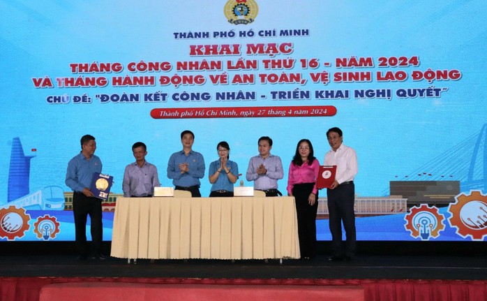Khai mạc Tháng Công nhân 2024 tại TP HCM: Tôn vinh xứng đáng, chăm lo thiết thực cho người lao động- Ảnh 6. Khai mạc Tháng Công nhân 2024 tại TP HCM: Tôn vinh xứng đáng, chăm lo thiết thực cho người lao động- Ảnh 6.