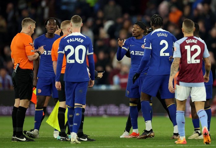 Chelsea ngược dòng hòa Aston Villa, HLV Pochettino chỉ trích VAR - Ảnh 1.