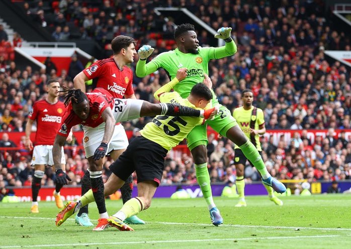 Công làm thủ phá, Man United hết hy vọng đua Top 4 Ngoại hạng- Ảnh 1.