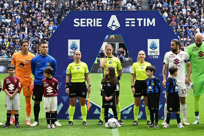 Iner mừng chức vô địch Serie A bằng chiến thắng trước Torino- Ảnh 1. Iner mừng chức vô địch Serie A bằng chiến thắng trước Torino- Ảnh 1.