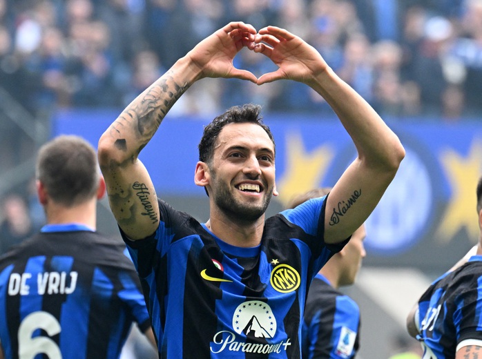 Iner mừng chức vô địch Serie A bằng chiến thắng trước Torino- Ảnh 3. Iner mừng chức vô địch Serie A bằng chiến thắng trước Torino- Ảnh 3.
