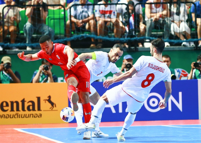 Thua đậm Iran, futsal Thái Lan vỡ mộng vô địch châu Á trên sân nhà- Ảnh 4. Thua đậm Iran, futsal Thái Lan vỡ mộng vô địch châu Á trên sân nhà- Ảnh 4.