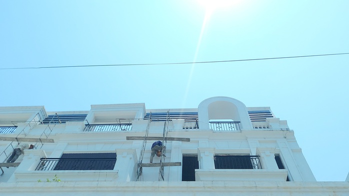 Người dân khốn khổ dưới cái nắng kỷ lục 44 độ C ở Quảng Trị- Ảnh 12. Người dân khốn khổ dưới cái nắng kỷ lục 44 độ C ở Quảng Trị- Ảnh 12.