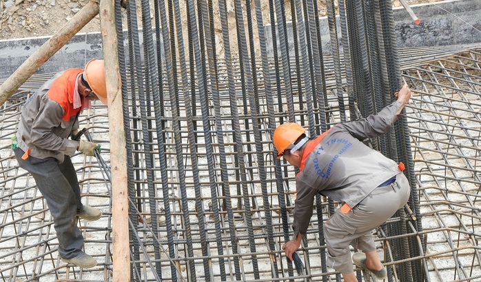 Công nhân "đội nắng" làm việc xuyên lễ trên công trường đường dây 500 kV- Ảnh 9.