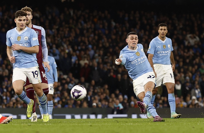 Phil Foden bùng nổ với hat-trick, Man City bám đuổi Arsenal- Ảnh 5. Phil Foden bùng nổ với hat-trick, Man City bám đuổi Arsenal- Ảnh 5.