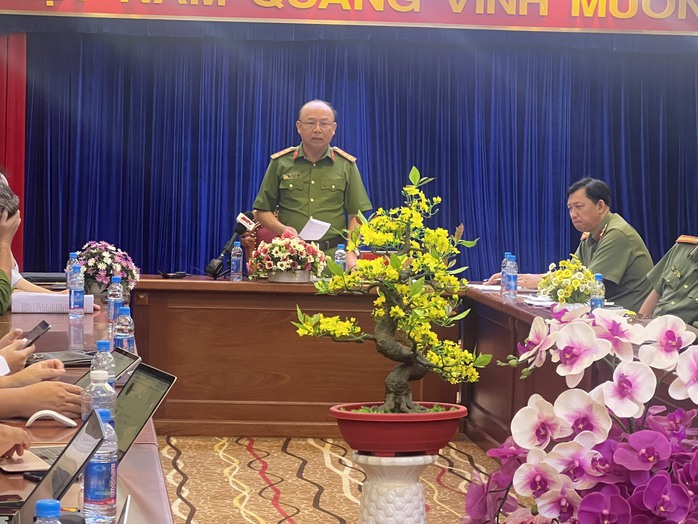 Vụ cướp tiệm vàng ở Bình Dương: Công an đã có thông tin 2 tên cướp còn lại- Ảnh 1. Vụ cướp tiệm vàng ở Bình Dương: Công an đã có thông tin 2 tên cướp còn lại- Ảnh 1.