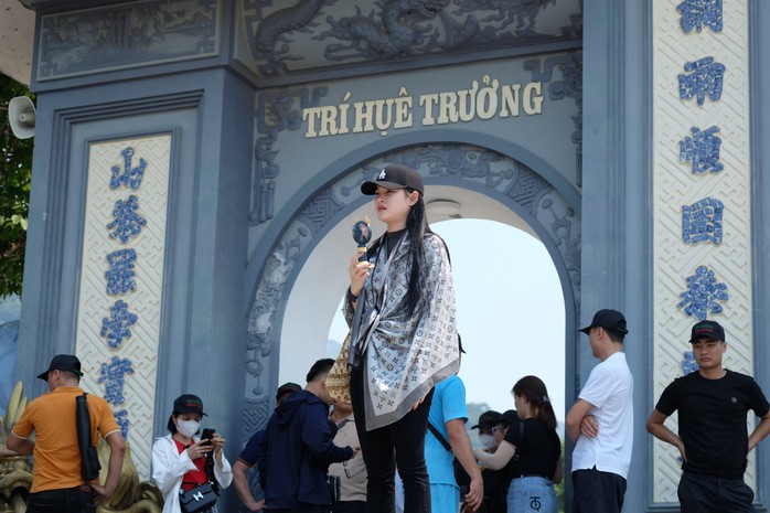 Đà Nẵng: Nhiều điểm du lịch nườm nượp khách- Ảnh 10. Đà Nẵng: Nhiều điểm du lịch nườm nượp khách- Ảnh 10.