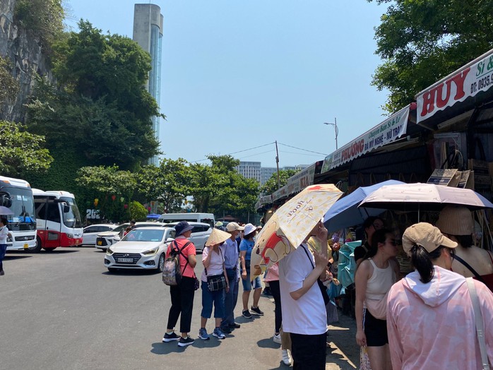 Đà Nẵng: Nhiều điểm du lịch nườm nượp khách- Ảnh 17. Đà Nẵng: Nhiều điểm du lịch nườm nượp khách- Ảnh 17.