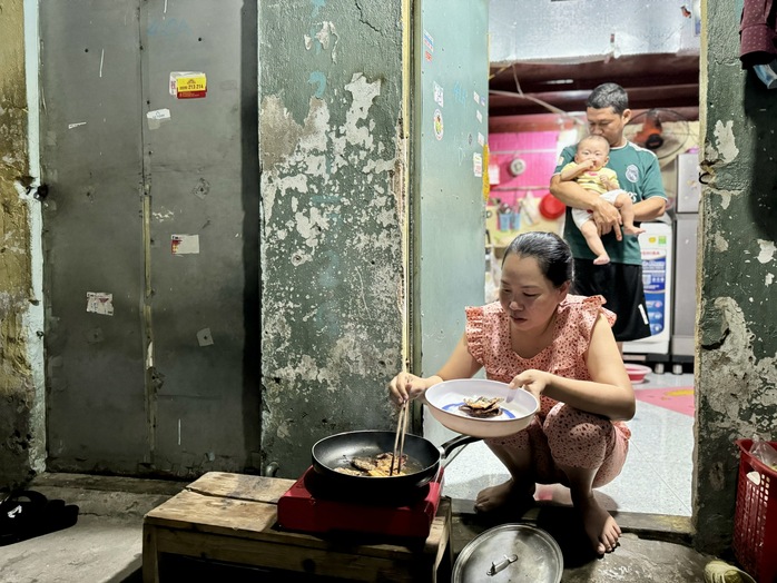Công nhân đón lễ tại nhà trọ để tiết kiệm chi phí- Ảnh 2. Công nhân đón lễ tại nhà trọ để tiết kiệm chi phí- Ảnh 2.