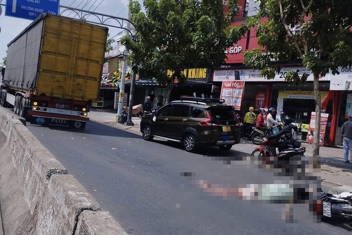 Tai nạn nghiêm trọng gần chợ đầu mối Thủ Đức- Ảnh 1. Tai nạn nghiêm trọng gần chợ đầu mối Thủ Đức- Ảnh 1.