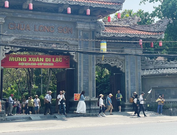 QUẢN CHẶT QUẢN CHẶT