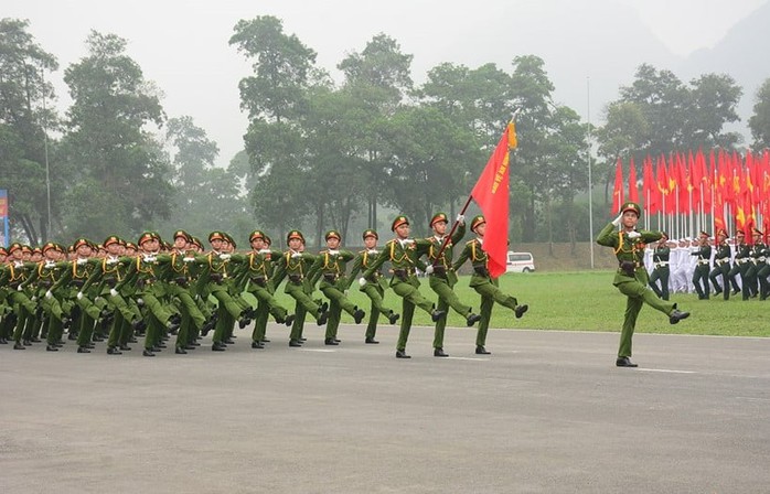 Hai Đại tướng Phan Văn Giang, Tô Lâm kiểm tra hợp luyện diễu binh kỷ niệm Chiến thắng Điện Biên Phủ- Ảnh 10. Hai Đại tướng Phan Văn Giang, Tô Lâm kiểm tra hợp luyện diễu binh kỷ niệm Chiến thắng Điện Biên Phủ- Ảnh 10.