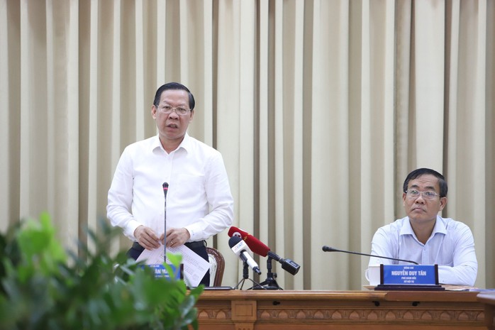 Chủ tịch UBND TP HCM Phan Văn Mãi chủ trì hội thảo về xây dựng nền công vụ thành phố vào ngày 4-4 Chủ tịch UBND TP HCM Phan Văn Mãi chủ trì hội thảo về xây dựng nền công vụ thành phố vào ngày 4-4