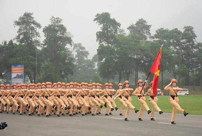 Hai Đại tướng Phan Văn Giang, Tô Lâm kiểm tra hợp luyện diễu binh kỷ niệm Chiến thắng Điện Biên Phủ- Ảnh 6. Hai Đại tướng Phan Văn Giang, Tô Lâm kiểm tra hợp luyện diễu binh kỷ niệm Chiến thắng Điện Biên Phủ- Ảnh 6.