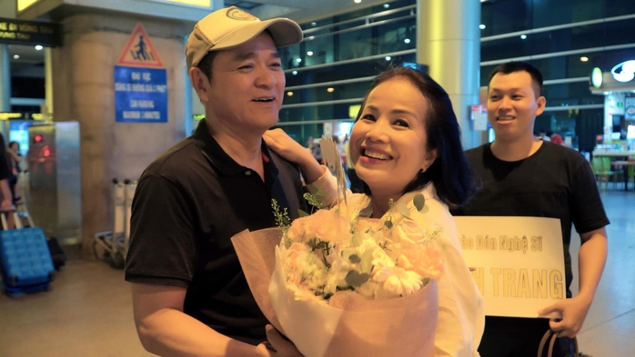 Quốc Thảo đón Minh Trang về trong niềm xúc động, sàn kịch chào mừng "Phồn Y" Hà Thành- Ảnh 1. Quốc Thảo đón Minh Trang về trong niềm xúc động, sàn kịch chào mừng "Phồn Y" Hà Thành- Ảnh 1.